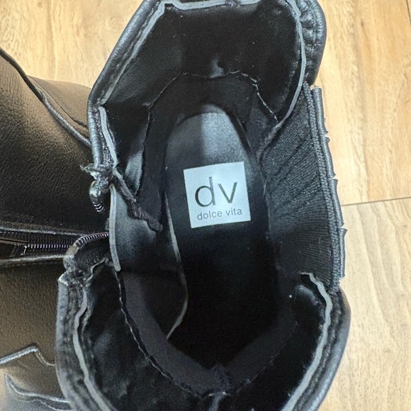 Dolce Vita Black Ankle Booties - Picture 6 of 8